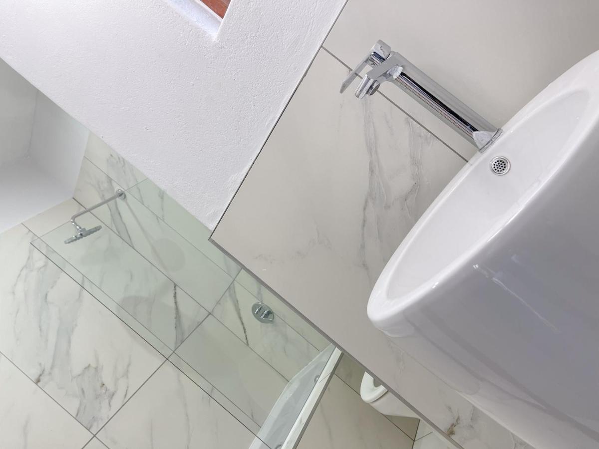 Amoris Guest House-Randburg Γιοχάνεσμπουργκ Εξωτερικό φωτογραφία